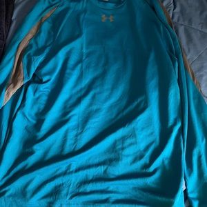 NEW UNDER ARMOUR LONG SLEEVE